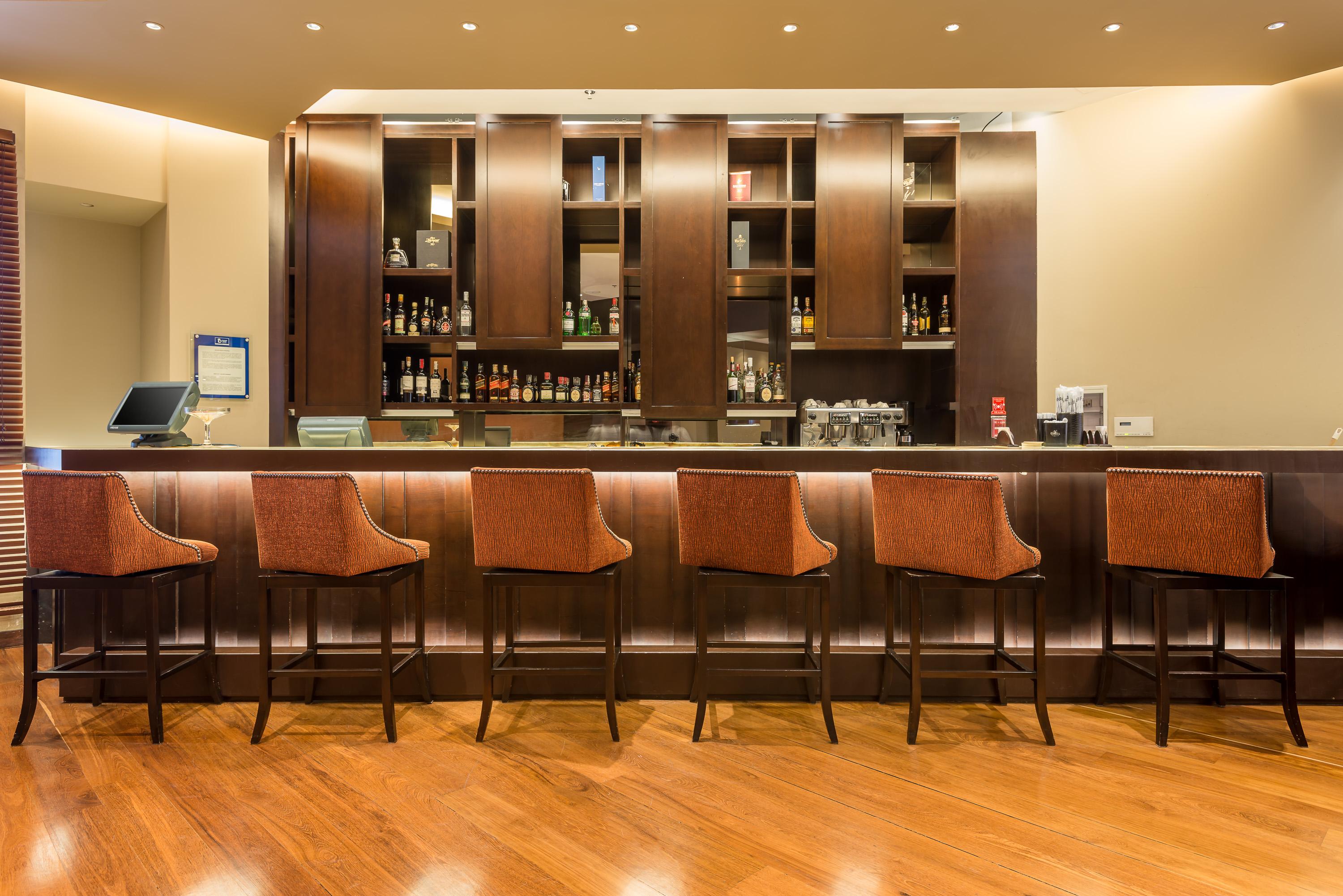 Casa Dann Carlton Hotel & Spa Bogotá Exterior foto The bar at the lounge