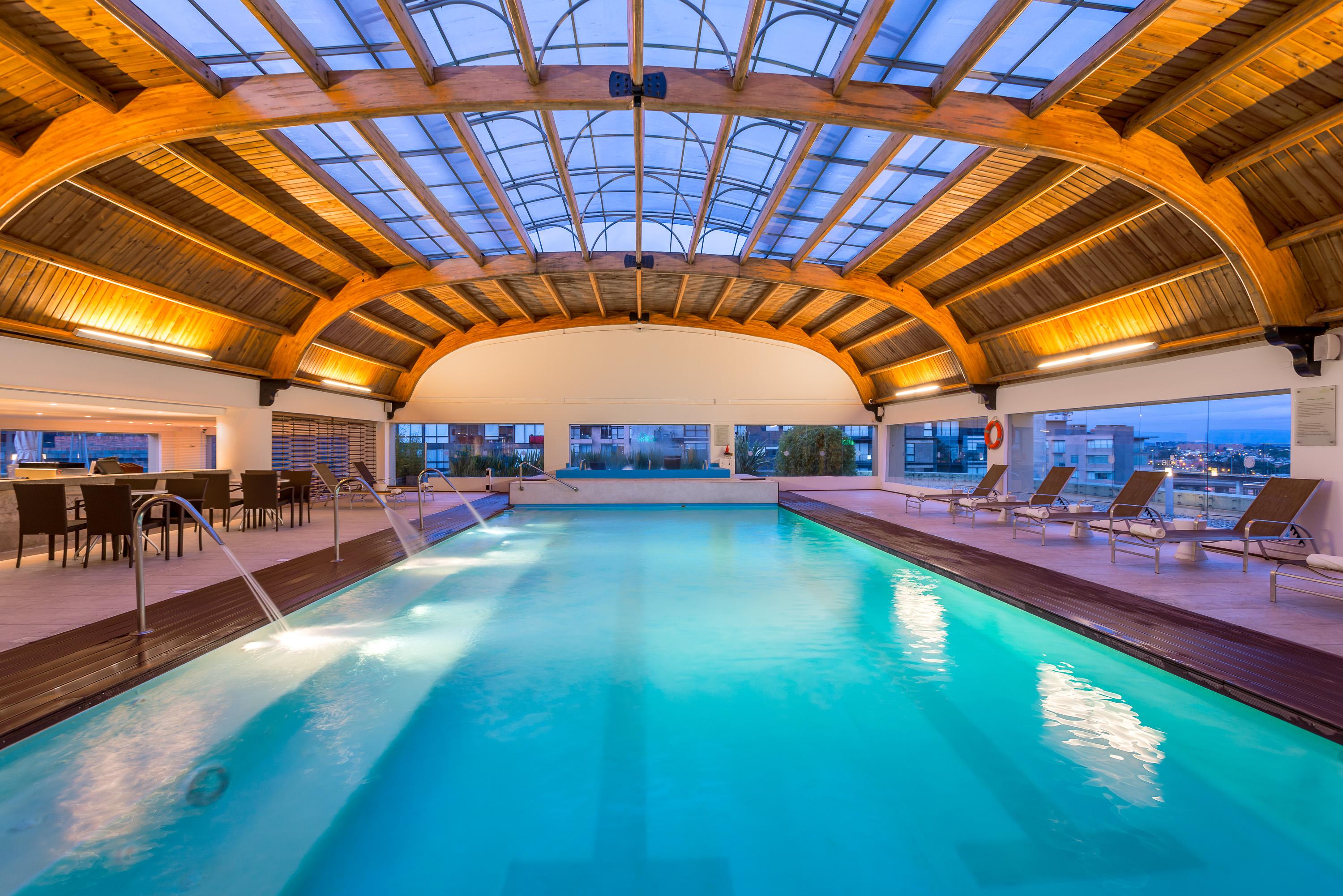 Casa Dann Carlton Hotel & Spa Bogotá Exterior foto The pool at the hotel