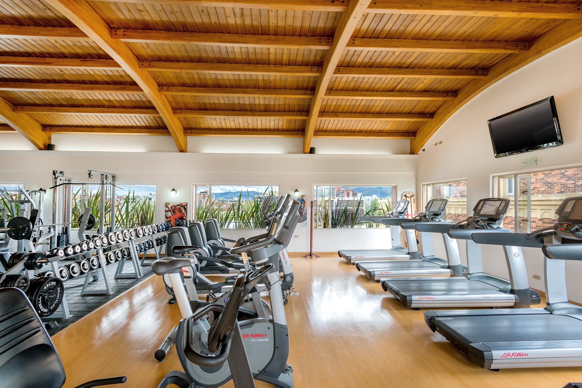 Casa Dann Carlton Hotel & Spa Bogotá Exterior foto The gym at the hotel